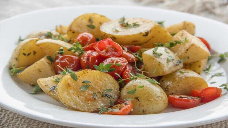 Crispy Smashed Potatoes Recipe: A Perfect Side Dish for Any Meal