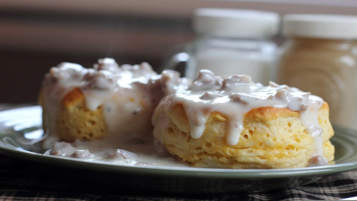 Biscuits and Gravy Recipe: A Southern Classic with a Flavorful Twist