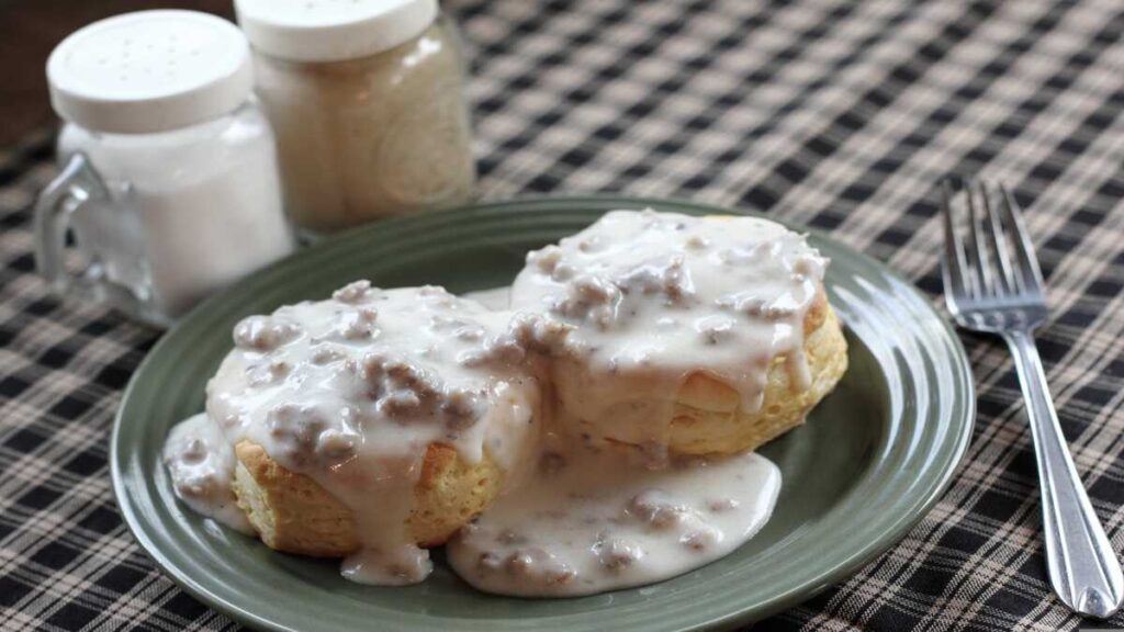 Biscuits and Gravy Recipe: A Southern Classic with a Flavorful Twist