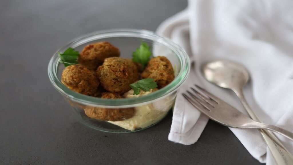 Falafel with Hummus Recipe: A Delicious and Nutritious Delight