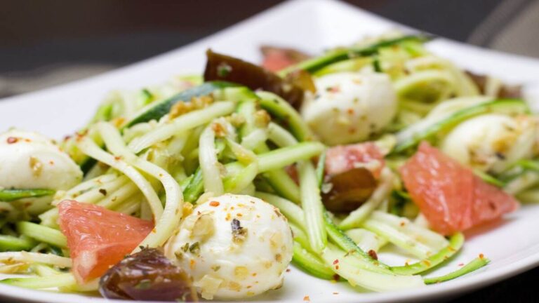 Zucchini Noodles with Pesto Recipe: A Light, Flavorful, and Healthy Delight