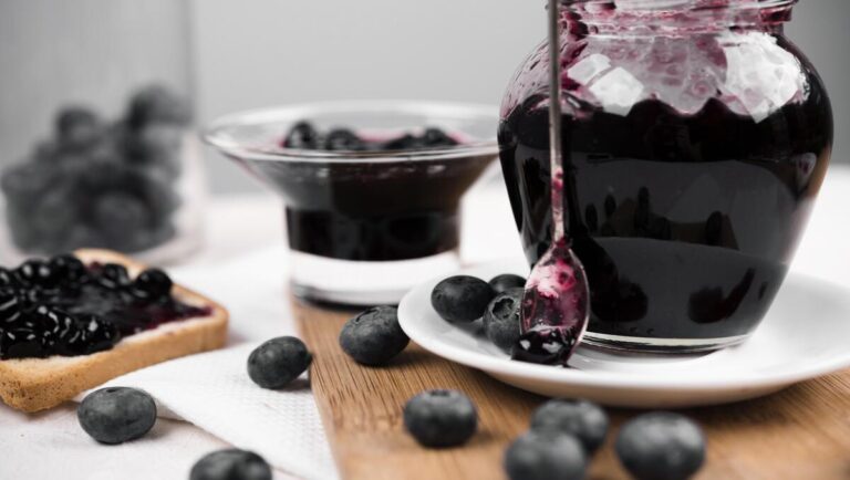 Blueberry Hot Sauce Recipe: A Sweet and Spicy Twist