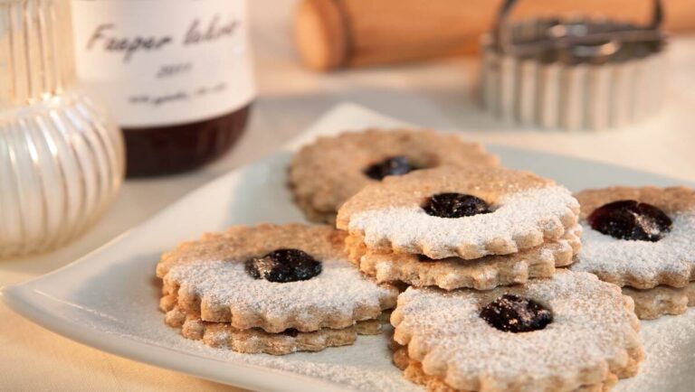Linzer Cake Recipe: A Classic Delight with a Rich History