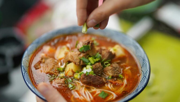 Shoney’s Cabbage Beef Soup Recipe – A Hearty, Comforting Classic