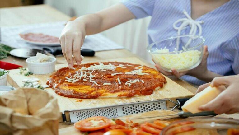 Chicago Pizza Sauce Recipe: A Flavorful Homemade Delight