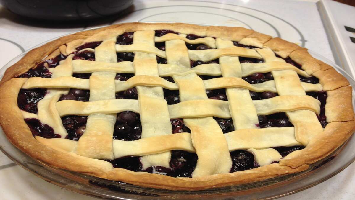 Canned Blueberry Pie Recipe: A Simple & Delicious Homemade Dessert