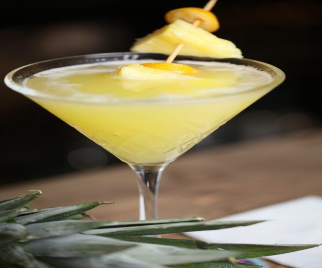 Pineapple Mint Juice Recipe: A Refreshing and Nutrient-Packed Beverage