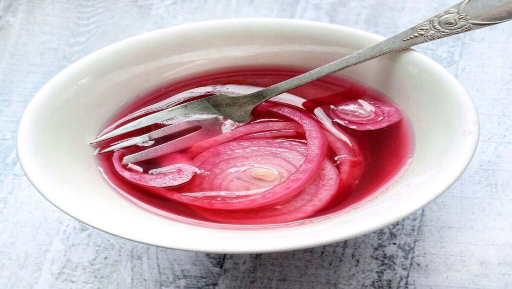 "5-Minute Pickled Red Onions: Tangy, No-Sugar Recipe with Red Wine Vinegar!"
